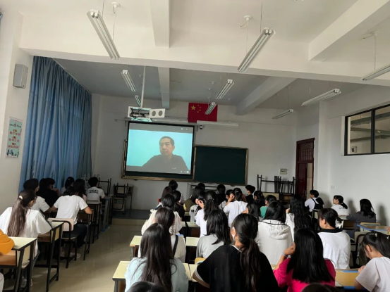 保山中医专护理学院开展2022年秋季学期“开学第一课”暨新生入党启蒙教育