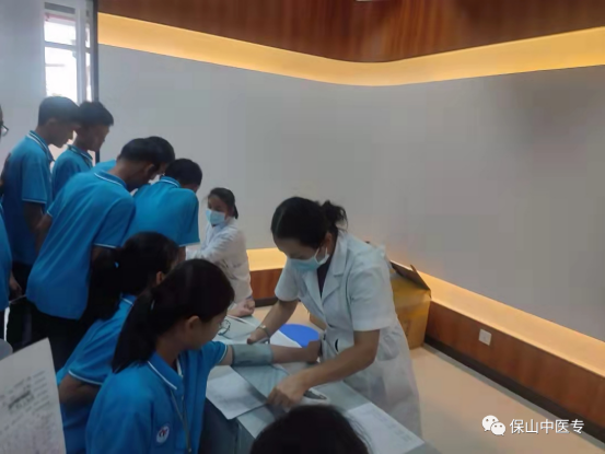 保山中医专基础医学院党总支“我为群众办实事”实践活动深入开展.docx