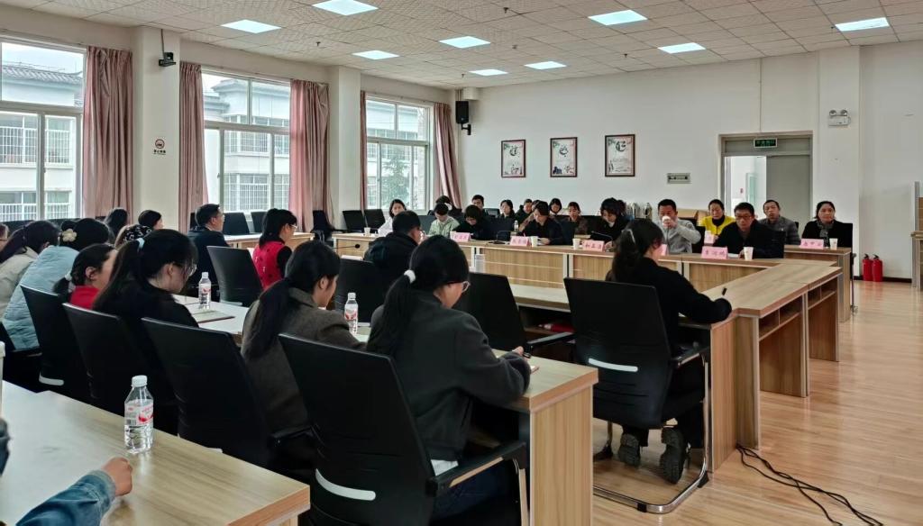 红色筑梦绽芳华  校地携手护健康