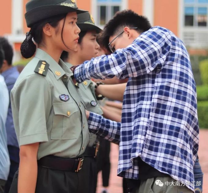 5ae288c55ddb1.jpg 2.webp.jpg