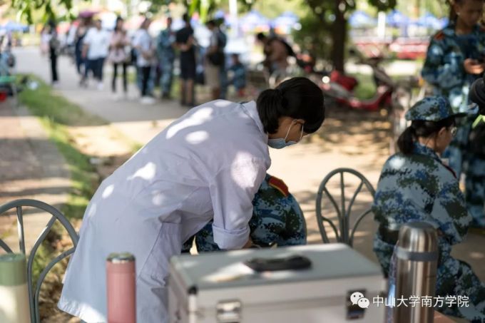 5ba302828a3a7.jpg 10.webp.jpg