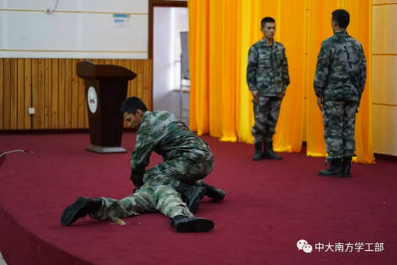 5bf2192c6a82a.png 6.png